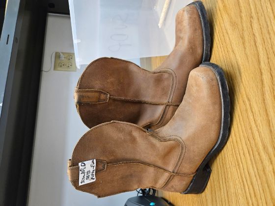 Picture of Dingo size 10.5 leather boots