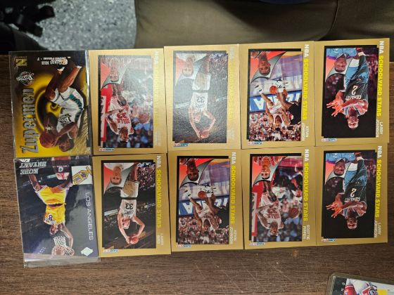 Picture of 10 basket ball cards