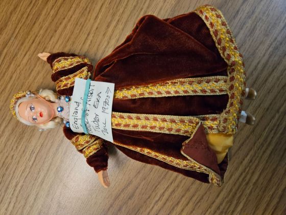 Picture of HOUSE OF NISBIT Tudor Era doll